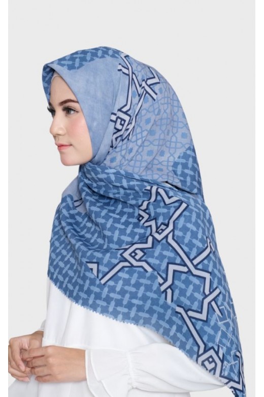 Hijab Segi Empat Voal Lasercut Casablanca Denim